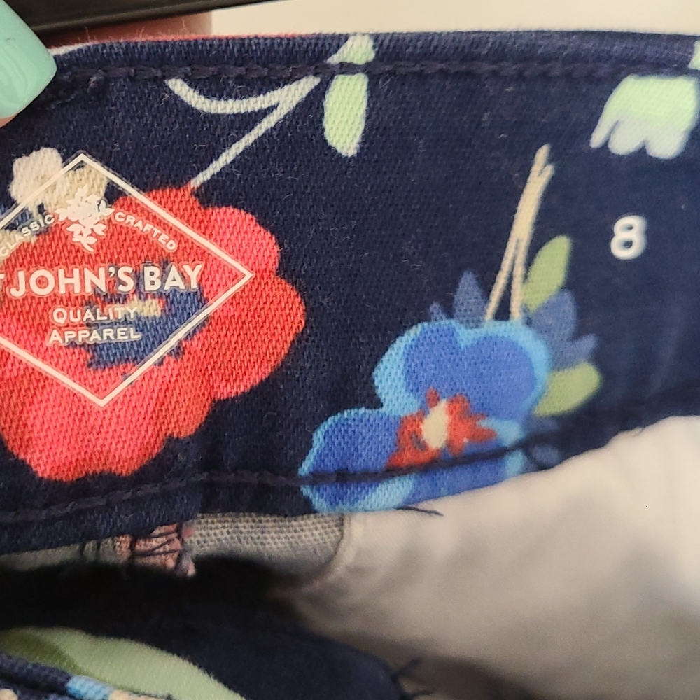 St Johns Bay Blue Floral Capri Pants Size 8 - Picture 5 of 5